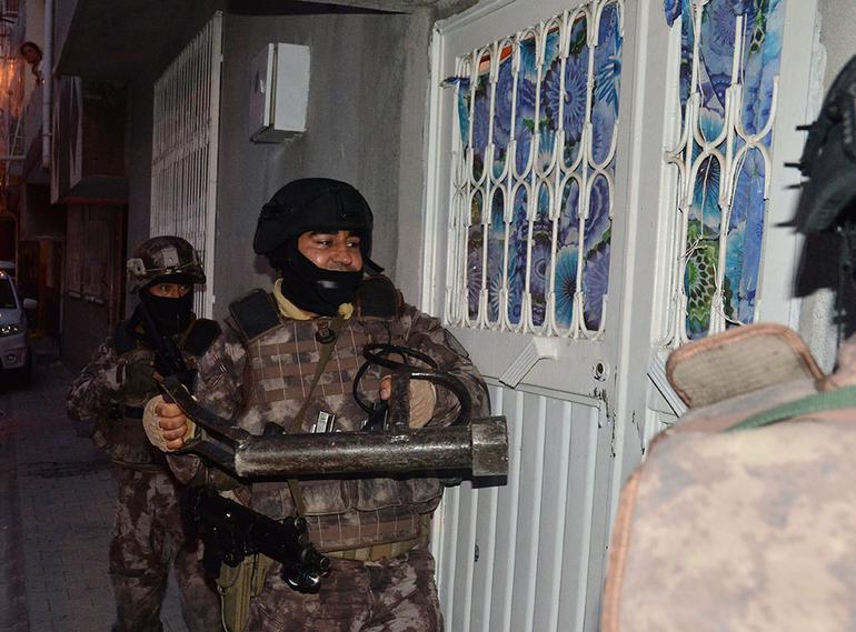 Polis bu  halde yakaladı! ‘Meydan grubuna’ darbe