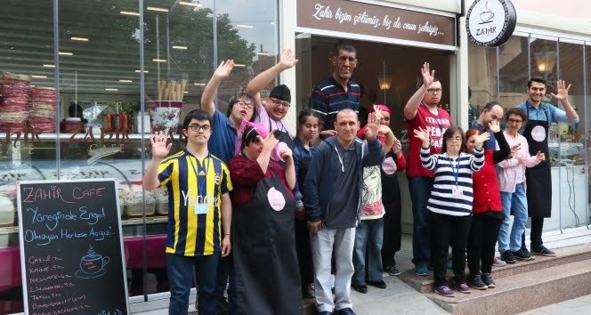 İçerde’nin “Minik”inden Zahir Kafe’ye ziyaret