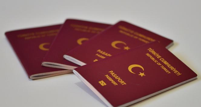 ABD’DE TÜRK VATANDAŞLARINI  HAVALİMANINDA  FİŞLİYOR