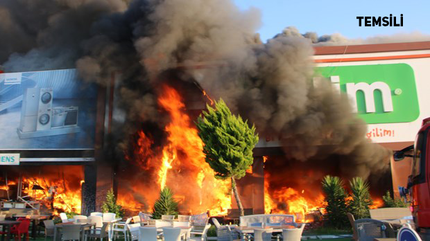 ANKARA’DA BİR AVM’DE YANGIN!..
