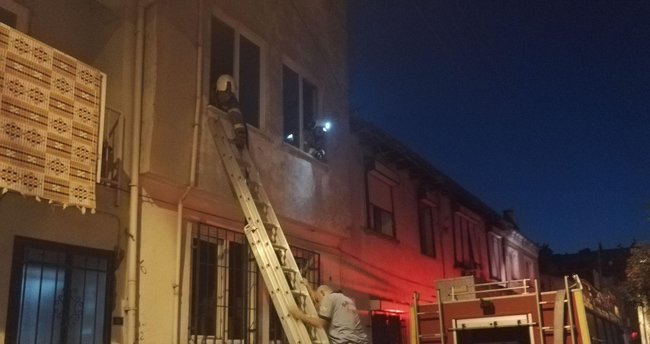 10 günde, 11 yangın çıktı, bina sakinleri sokakta yaşamaya başladı