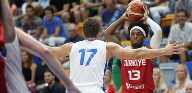 12 Dev Adam, hazırlık maçında Çekya’yı 67-66 yendi