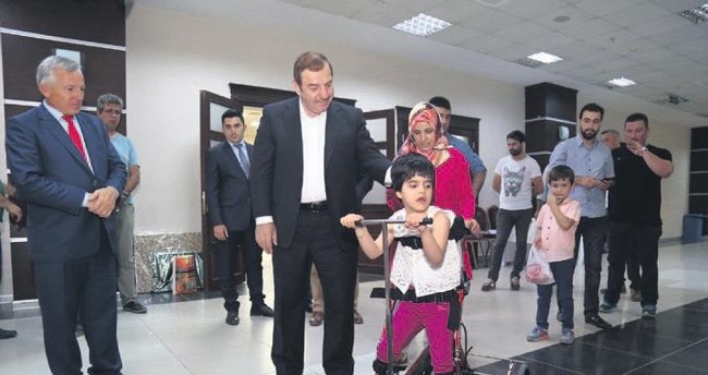 8 yaşında ilk adım