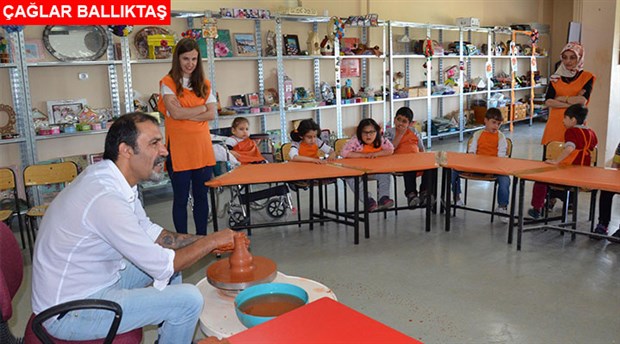 AKP, tasarrufu engellinin yemek parasında arıyor