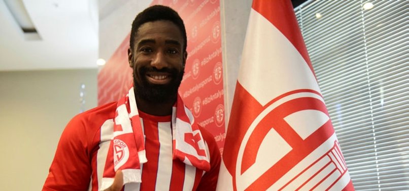 Antalyaspor, Djourou ile 2 yıllık sözleşme imzaladı