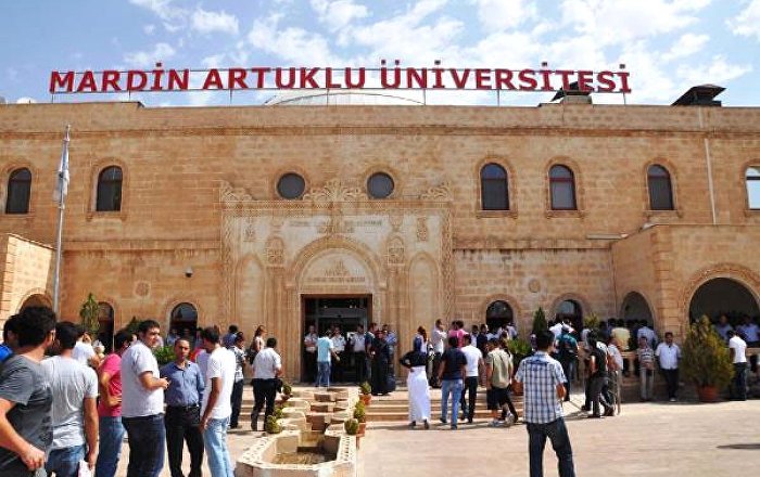 Artuklu Üniversitesi Rektörü, AK Parti polemiğine girdi: ‘Ben genel başkanımızın temsilcisiyim’