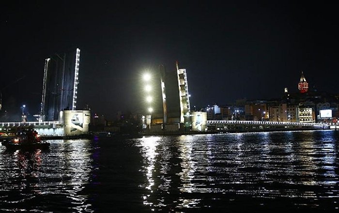 Atatürk ve Galata köprüleri trafiğe kapatılacak