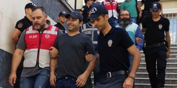 Atilla Taş: Bakan 'Tweetten yatan bir Allah'ın kulu yok' diyor, ben Zeus'un kulu muyum?