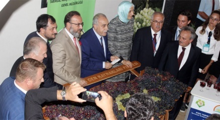 Bakan Fakıbaba gıda ürünleri sergisini gezdi
