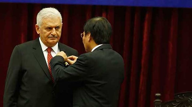 Başbakan Yıldırım’a ‘üstün şeref madalyası’