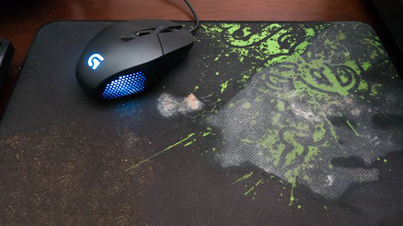 Bazen Pislikten Görünmeyen Mouse Padler Nasıl Temizlenmeli?