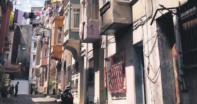 Beyoğlu’nda tarih iklimle şavaşıyor
