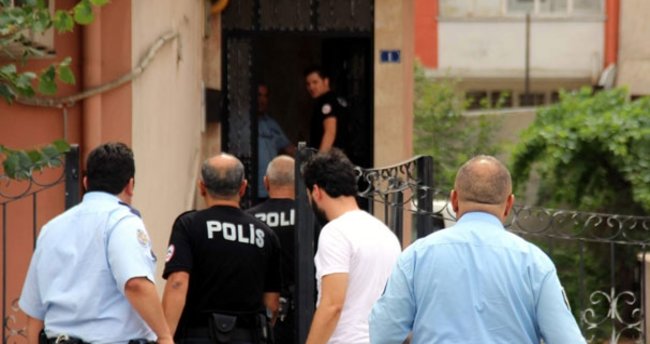 Boşanmak isteyen eşi ve 2 kızını silahla rehin aldı