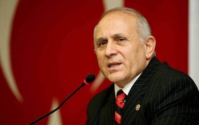 Burhan Kuzu’dan Twitter’da küfür ettiği iddialarına yanıt: ‘HS’ kısaltması ‘Hadi sende’ anlamında