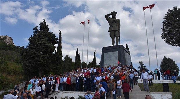 CHP’den Zafer kutlaması ve bayramlaşma
