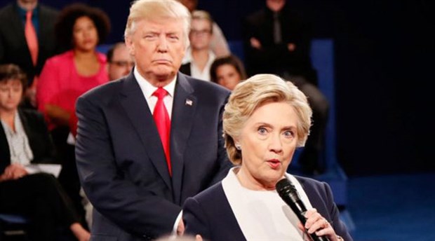 Clinton: Trump sahnede tepemde dolanırken tüylerim diken diken