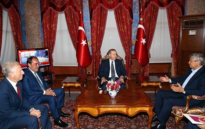Cumhurbaşkanı Erdoğan, Demirören ve Lucescu’yla görüştü