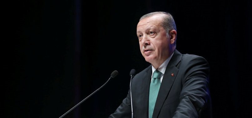 Cumhurbaşkanı Erdoğan, Kulüpler Birliği Başkanlığına seçilen Özbek'i kutladı
