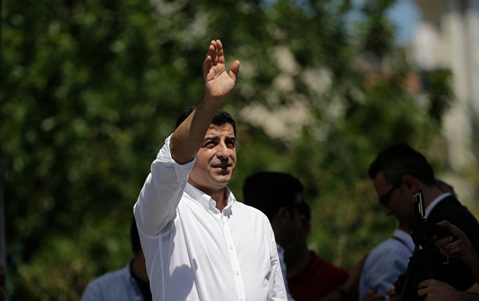 Demirtaş’tan ‘Vicdan ve Adalet Nöbeti’ne mektup: Erdoğan ve Bahçeli’nin toplamı Türkiye değildir