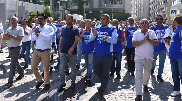 DİSK işten çıkarılan işçiler için yürüdü