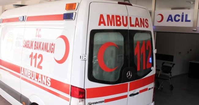 Edirne’deki trafik kazasında anne ile oğlu yaralandı.