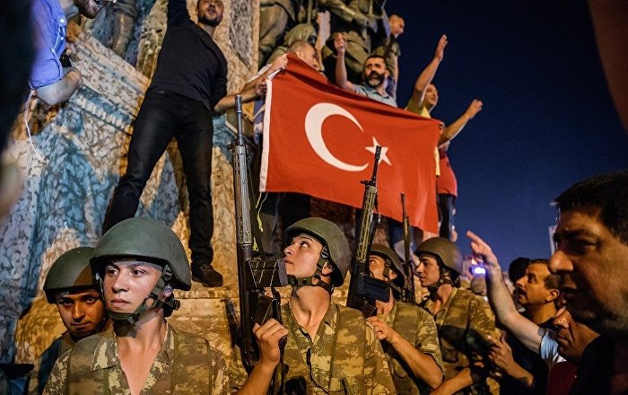 ‘Erdoğan, askere sokağa çıkma izni veren yasayı 15 Temmuz’dan iki gün önce imzaladı’