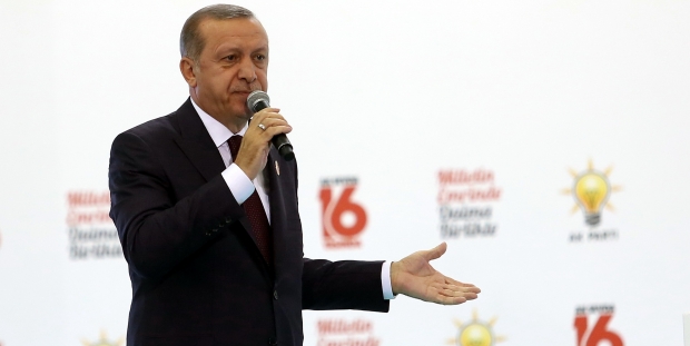 Erdoğan: Partideki değişim bir tasfiye harekâtı değildir