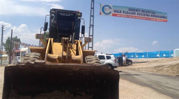 Ermeni mezarlığının bulunduğu plaj kapatıldı