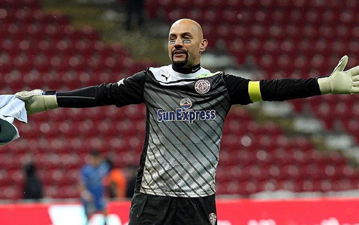 Eski milli futbolcu Çatkıç, FETÖ’den tutuklandı