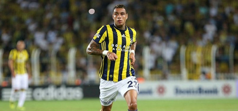 Fenerbahçe'de Van der Wiel affedildi