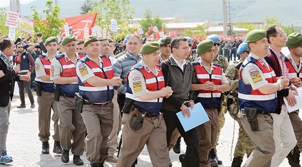FETÖ davalarını kim sulandırıyor?