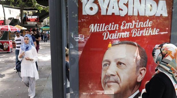 Financial Times: Referandumda sarsılan Erdoğan AKP’yi silkeliyor
