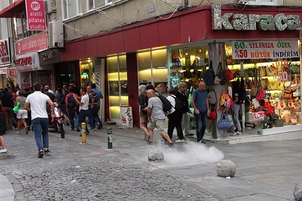 gulmen-ve-ozakca-ya-destek-eyleminde-35-kisi-darp-edilerek-gozaltina-alindi-331453-1.