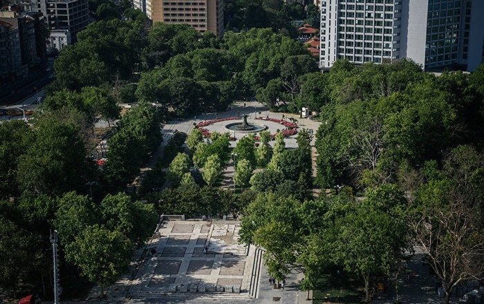 İBB: Gezi Parkı’nda dolu yağışı sırasında zarar gören ağaçlar kesildi