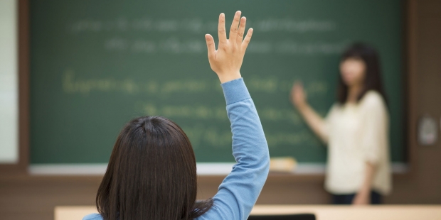 KHK ile ihraç edilmelerinin ardından görevine iade edilen 264 öğretmene zorunlu yer değişikliği