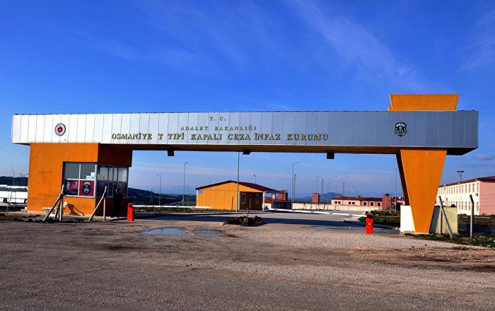 Mahkumların ‘firar’ girişimi engellendi: Açtıkları delik cezaevi bahçesine çıkıyor