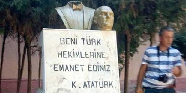 Mersin'de hastane bahçesindeki Atatürk büstüne saldırı