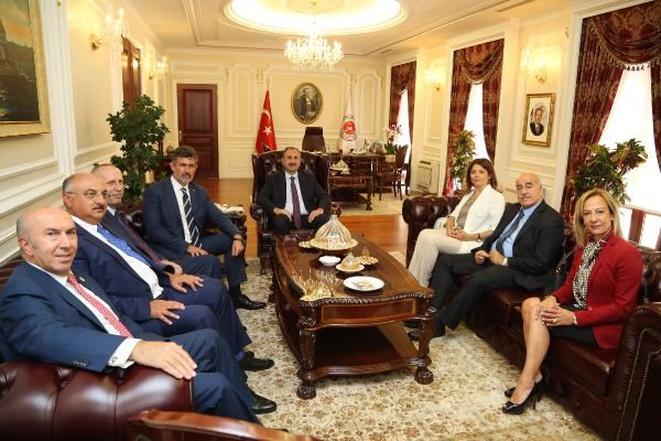 metin-feyzioglu-ndan-yeni-adalet-bakani-na-hayirli-olsun-ziyareti-330655-1.