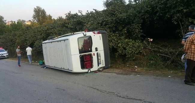 Ordu’da fındık işçilerini taşıyan minibüs devrildi: 17 yaralı!