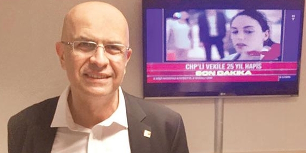 Oya Berberoğlu, Adalet Kurultayı'nda eşi Enis Berberoğlu'nun mektubunu okudu