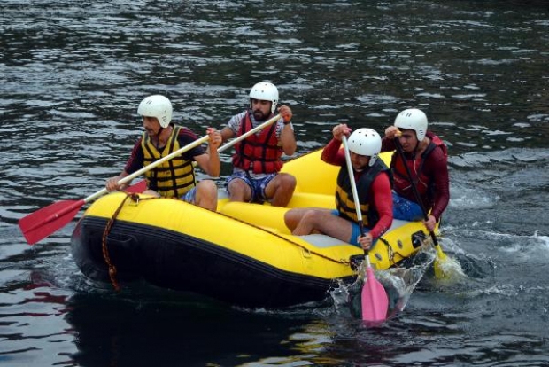 Patlıcan Festivali'nde rafting ve jet ski gösterisi