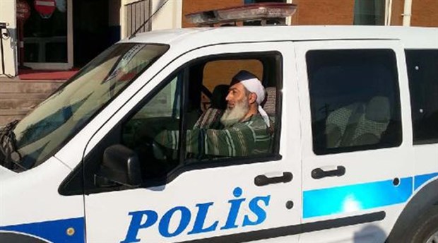Sarıklı- sakallı polis memuru açığa alındı