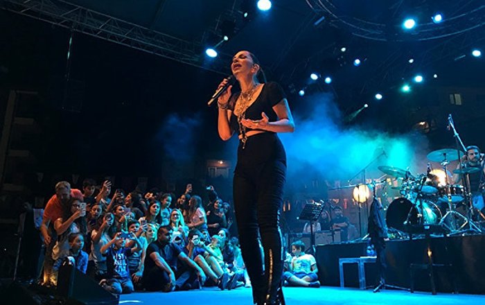 Sertab Erener, Çatalca Belediye Başkanını sahneden kovdu