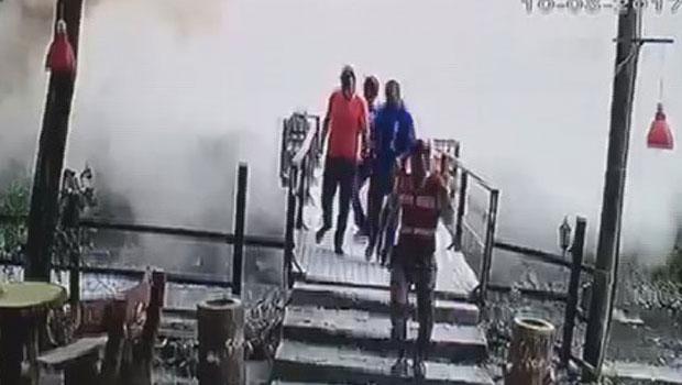 Trabzon’da kaya parçası yola düştü, ortalık toz duman oldu