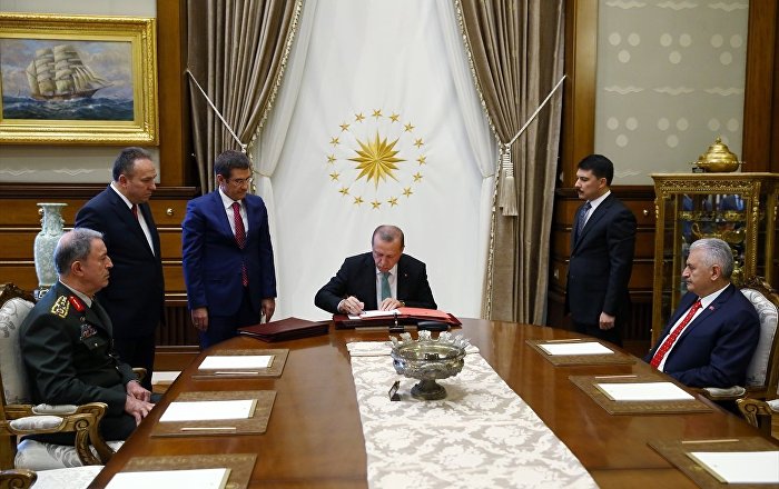 YAŞ’ta, kumpas mağduru askerlerin de terfileri gerçekleştirildi