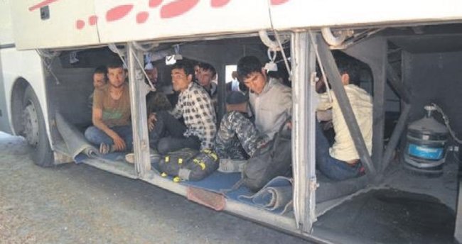 Yolcu otobüsünde 119 kaçak yakalandı