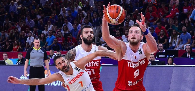 12 Dev Adam, İspanya'ya elendi