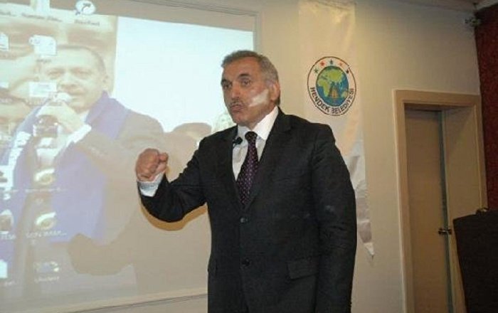 AK Partili İnci’den ‘hakkında iyi yazmasını istediği’ gazeteciye: Seni kötü ederim