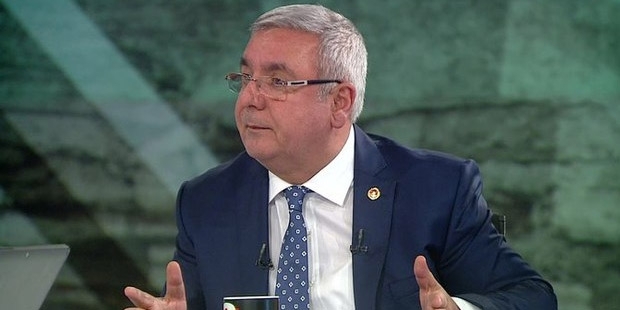 AKP'li Metiner: Birileri "Reis'ten çok Reisçi!" kesilerek şahsıma posta koyuyor!