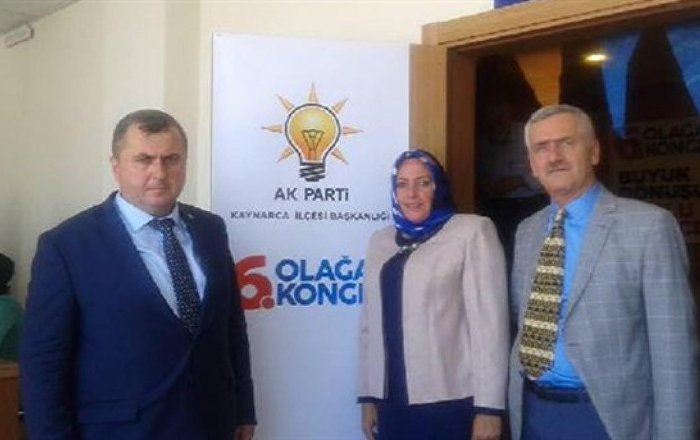 Başörtüsüz fotoğrafını paylaştığı için eleştirilen AK Partili Kadın Kolları Başkanı istifa etti